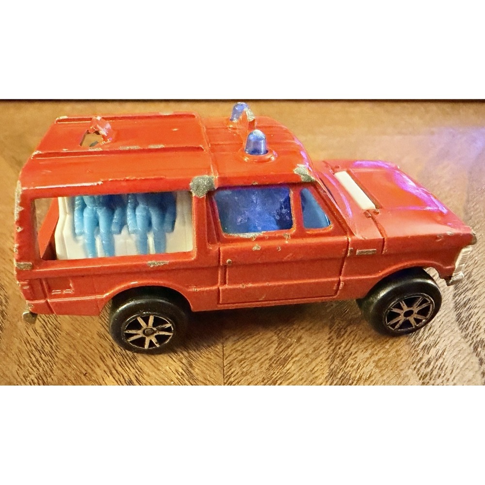 Vintage Majorette No.246 Red Range Rover fire engine - Picture 2 of 10